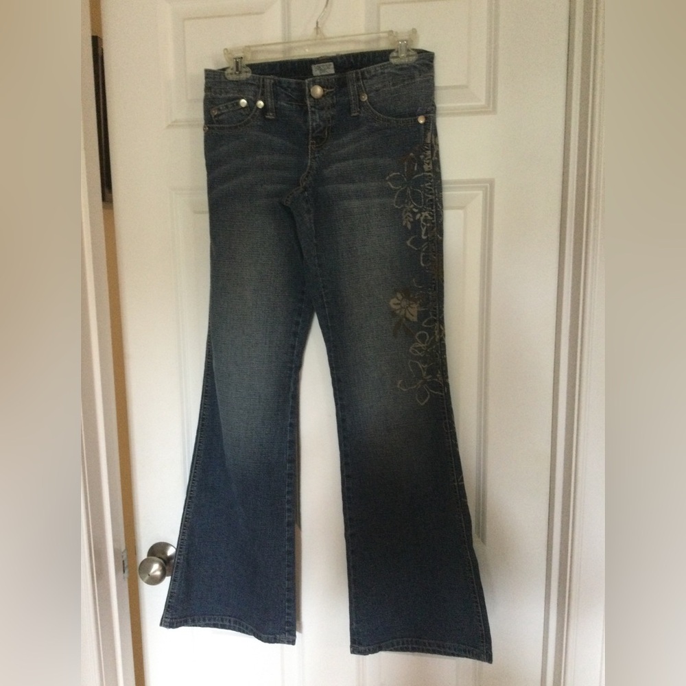 VENUS low rise floral accent flares